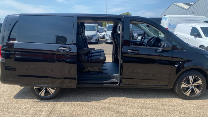 Mercedes-Benz Vito L2 Diesel Rwd 119CDI Select Crew Van 9G-Tronic - Image 13
